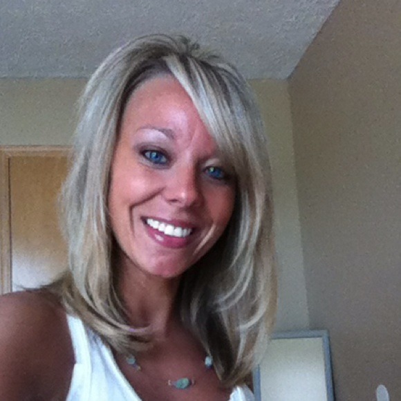 Profile Picture of Emily Marczak (@emilym30) on Poshmark