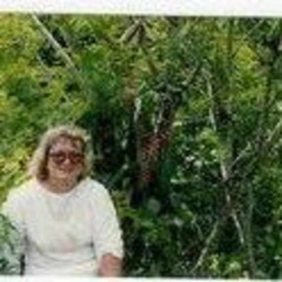 Profile Picture of Sue Oravetz (@sueoravetz) on Poshmark