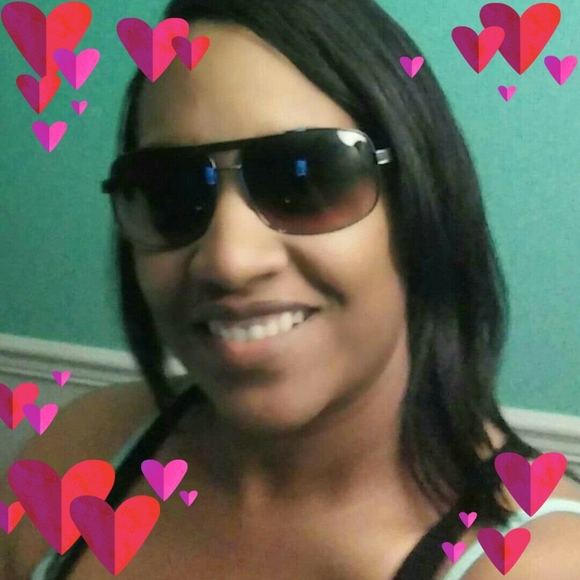 Profile Picture of Erika Rodgers (@hailthequeen) on Poshmark
