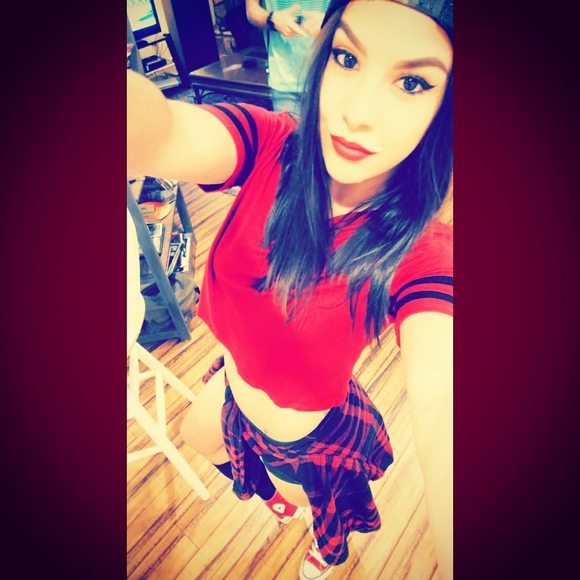Profile Picture of Jackie Cantu (@jackiecantu1990) on Poshmark