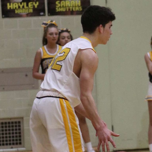 Profile Picture of Andrew Valentine (@va1entine1) on Poshmark