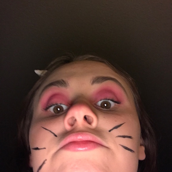Profile Picture of Allison Thomas (@allisonthoma613) on Poshmark