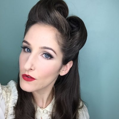 Profile Picture of Jennifer Vanderzalm (@Damesanddolls) on Twitter