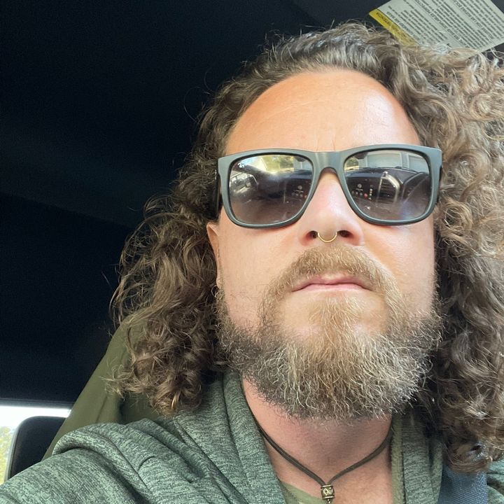 Profile Picture of pauladampurser (@mayhaps09) on Tiktok