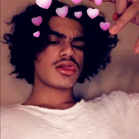 Profile Picture of James Roe (@jroe44) on Poshmark