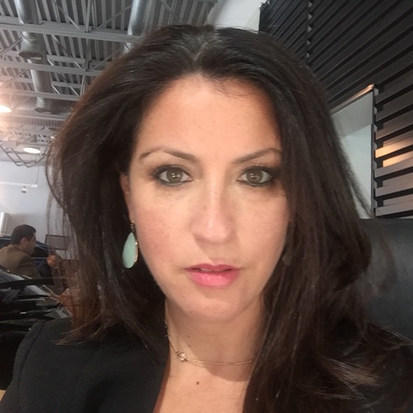 Profile Picture of Sharika Fuchs (@shasha1117) on Poshmark