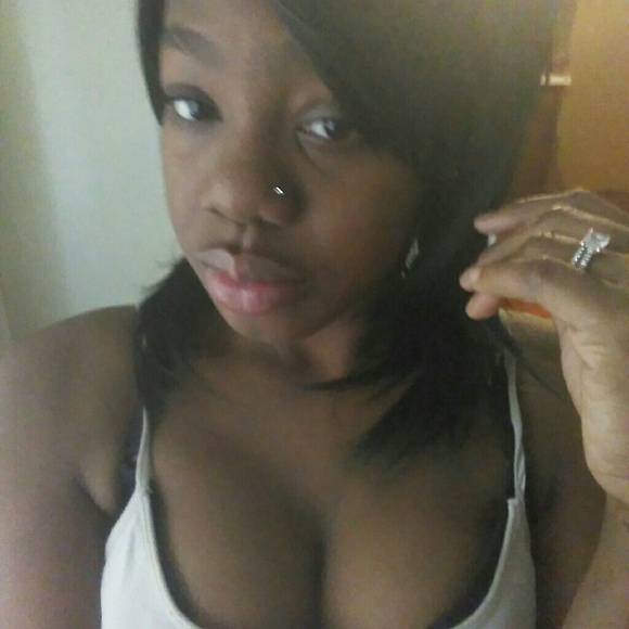 Profile Picture of Jasmine Henderson (@jasmine5516) on Poshmark