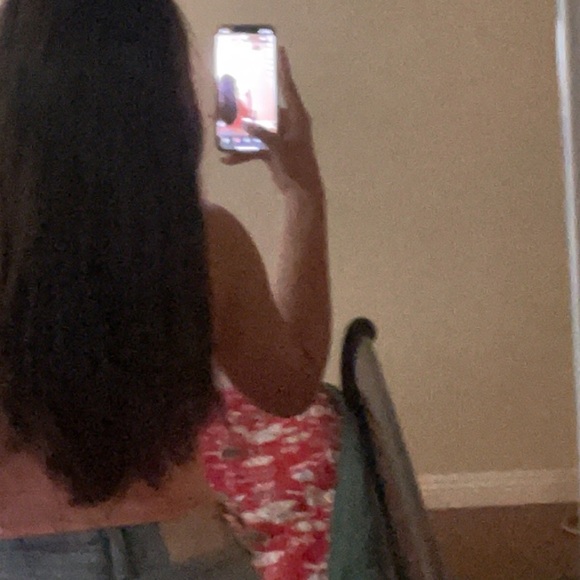 Profile Picture of Simona Simonyan (@simonyans) on Poshmark