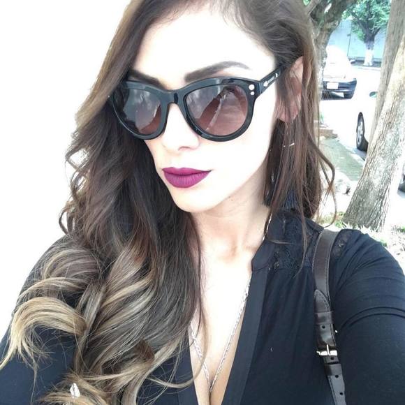 Profile Picture of Itzel Garcia (@itzellsolis) on Poshmark