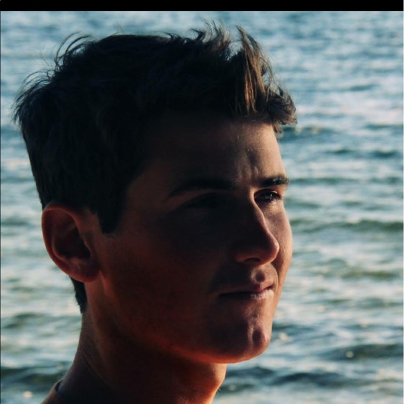 Profile Picture of Sam Silverman (@samsil) on Poshmark