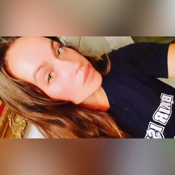 Profile Picture of Sigrid Costa (@lilitalyyyxo) on Poshmark