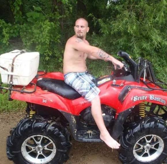 Profile Picture of Matthew Morrow (@matthew_morrow) on Poshmark