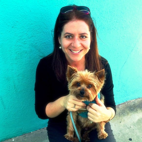 Profile Picture of Debbie Perry (@debbieperr) on Poshmark