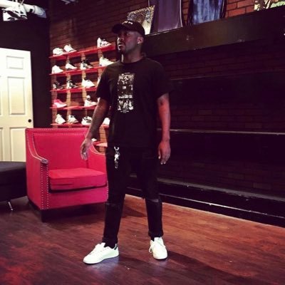Profile Picture of PATRICK BATEMAN (@BLUE_DREAMIN24) on Twitter