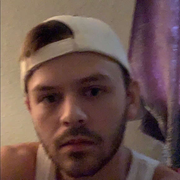 Profile Picture of David Facio (@localrice559) on Poshmark