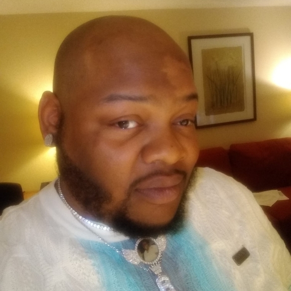 Profile Picture of Lebrandon Hickey (@lebrandonhickey) on Poshmark