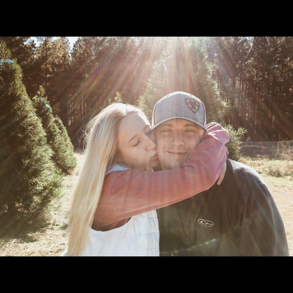 Profile Picture of Emily Capps (@emilyfcapps) on Poshmark