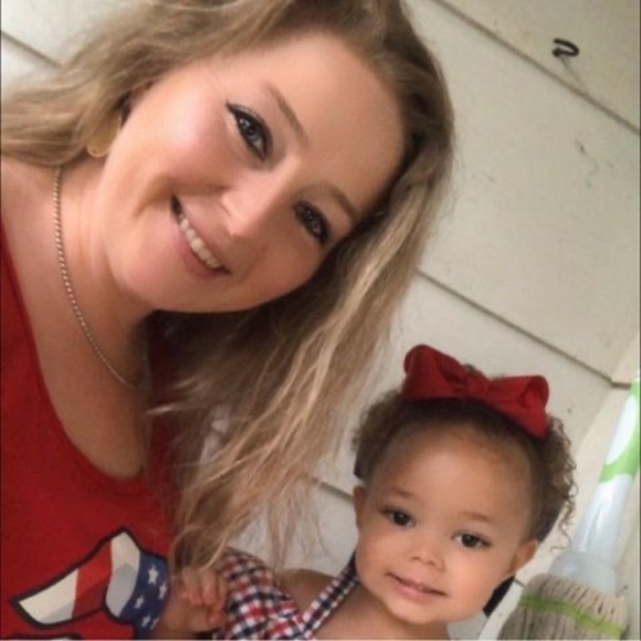 Profile Picture of Shaina Richbourg (@shainarichbourg) on Poshmark