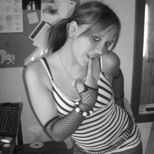 Profile Picture of Heather Klose (@oxrazorbladexromancexo) on Myspace