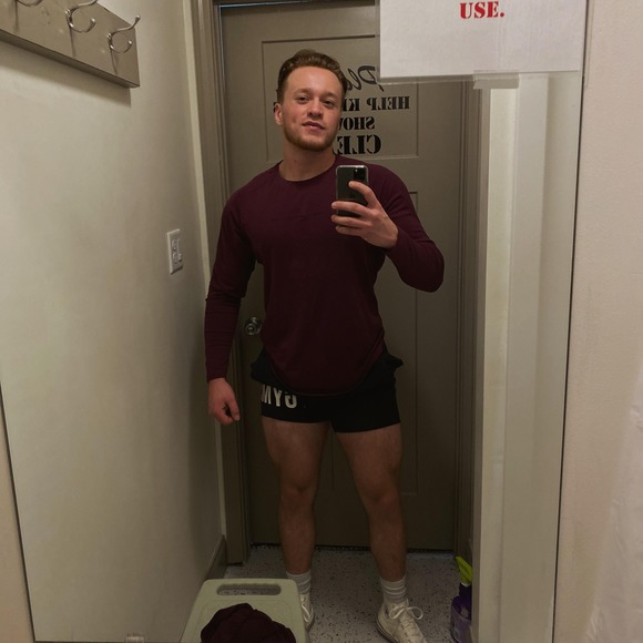 Profile Picture of Tyler Lowery (@tylerl20) on Poshmark