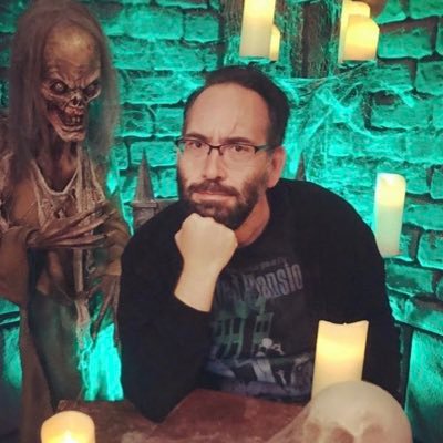 Profile Picture of Mike Mendez (@madmanmendez) on Twitter