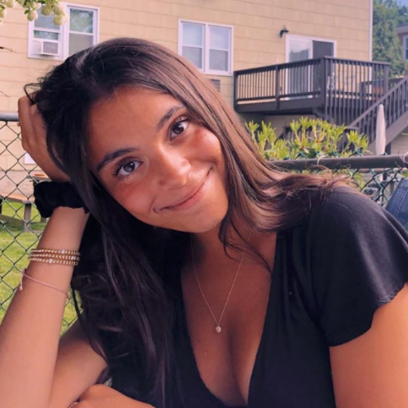 Profile Picture of Sophie Kimerling (@sophiekimerling) on Poshmark