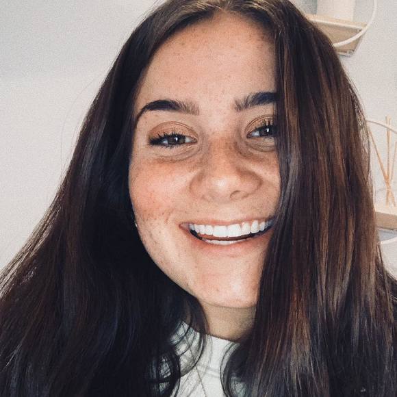 Profile Picture of Caroline Minjarez (@minjarezjanna) on Poshmark