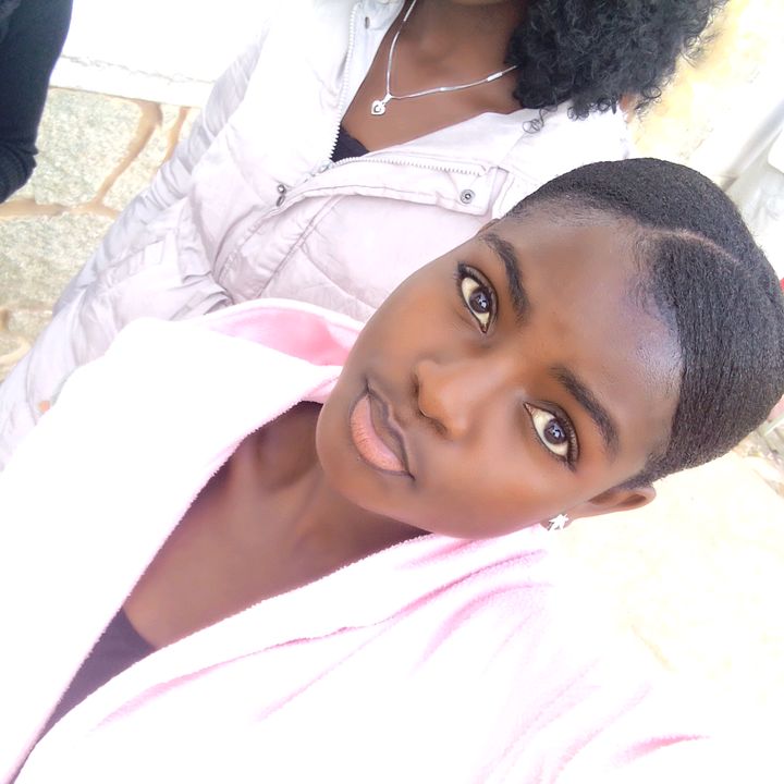 Profile Picture of Luísa Candamba (@luisacandamba) on Tiktok