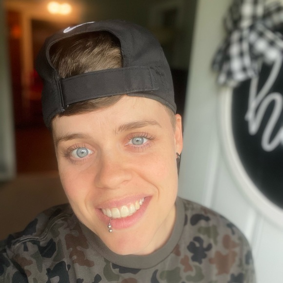 Derika Lawrence - Poshmark Profile Picture of Derika Lawrence (@derka88) on Poshmark