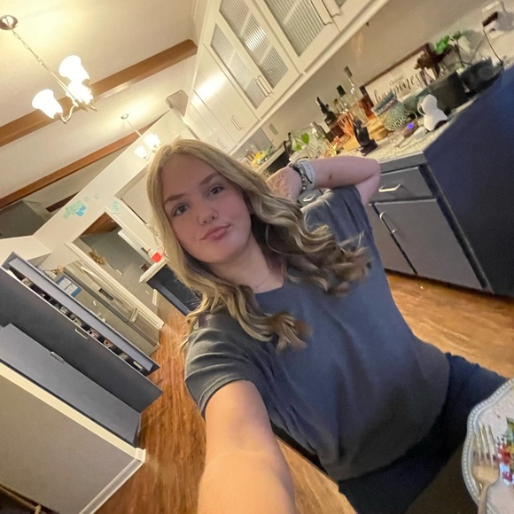 Profile Picture of Ruby Bailey (@rubyrae1104) on Poshmark