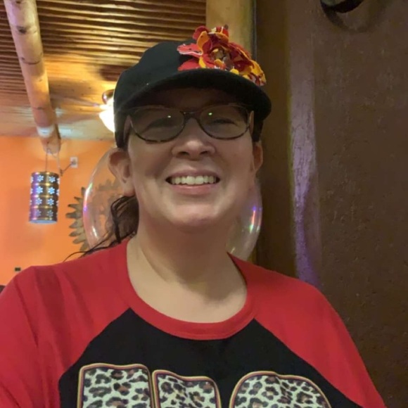 Profile Picture of Paula Soliz (@mommasoliz) on Poshmark