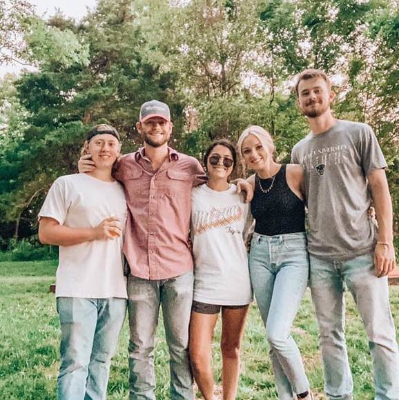 Profile Picture of Chase Gunter (@cgunter10) on Poshmark