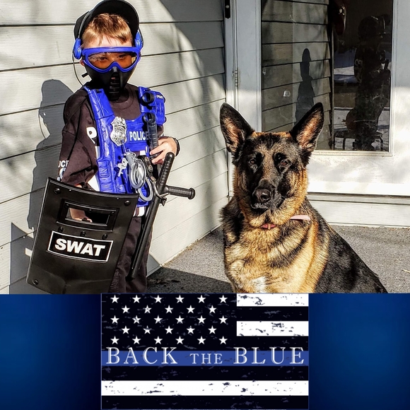 Profile Picture of Tammi Manser (@ex911) on Poshmark