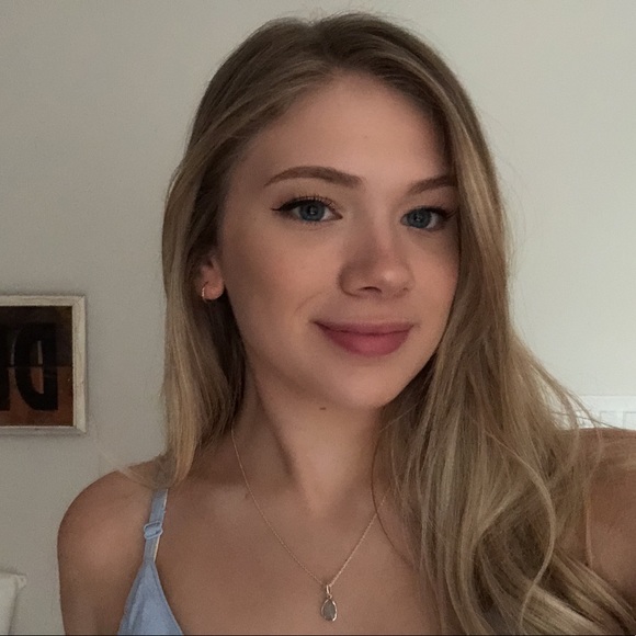 Profile Picture of Brianna Marsch (@brimarsch) on Poshmark