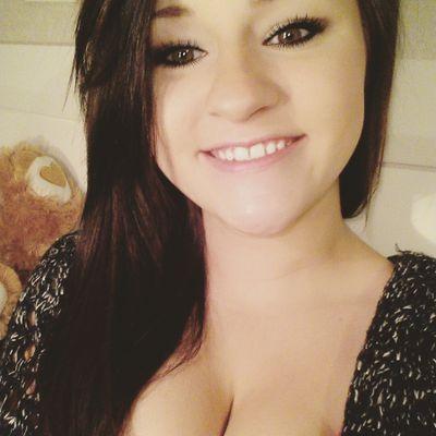 Profile Picture of Taylor Gholson (@tbunnie16) on Twitter