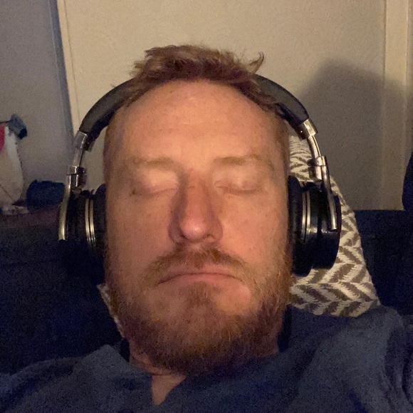 Profile Picture of Kenneth Oliver (@kennetholive221) on Poshmark