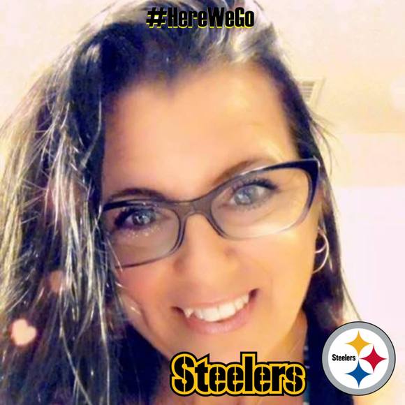 Profile Picture of Dawn Williamsen (@mechicka3) on Poshmark