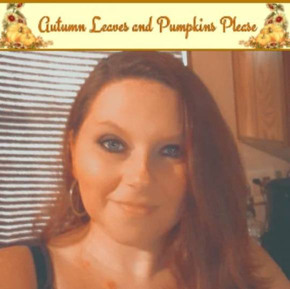 Profile Picture of Tiffany Baliles (@harbintiffany) on Poshmark