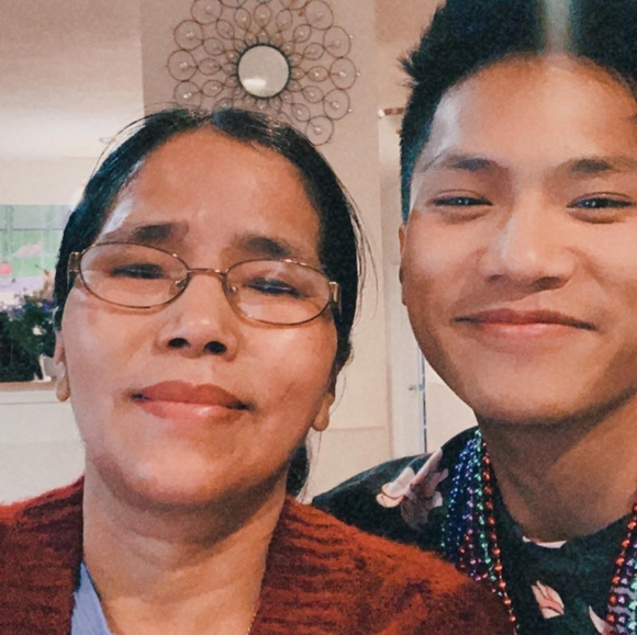 Profile Picture of Htoo Htoo (@santhang72) on Poshmark