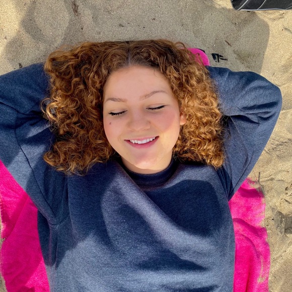 Profile Picture of Hailey Haynes (@hailey_haynes_) on Poshmark