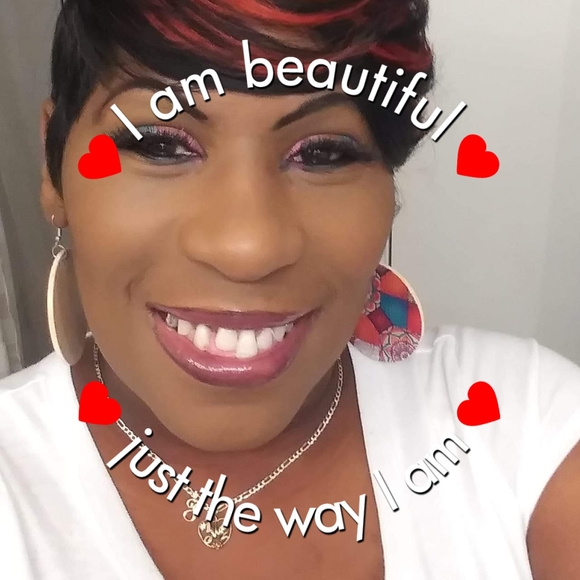 Profile Picture of Gail Cubie (@gailcubie) on Poshmark
