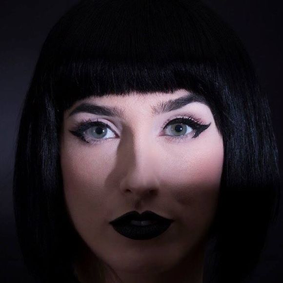 Profile Picture of Miranda Larson (@thatgoesinthere) on Poshmark