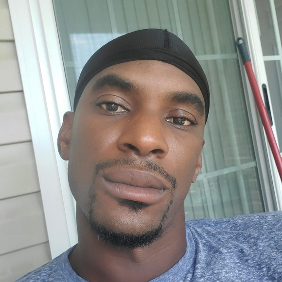 Profile Picture of Damien Chandler (@damienchandler) on Poshmark