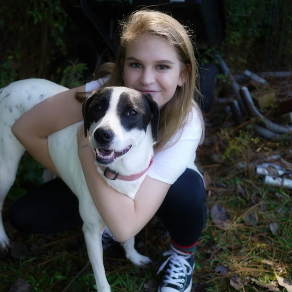 Profile Picture of Victoria Descombes (@vdescombes) on Poshmark