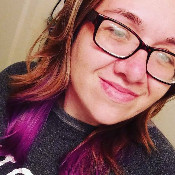 Profile Picture of Sara Boone (@mommaof1gurl) on Poshmark