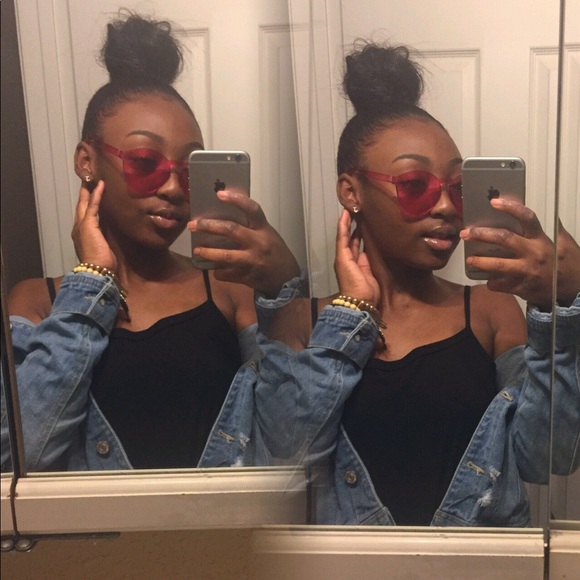 Profile Picture of Janiya Lumpkin (@niyya110) on Poshmark