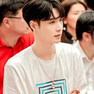 Profile Picture of Vera Zhang (@VeraZha71869365) on Twitter