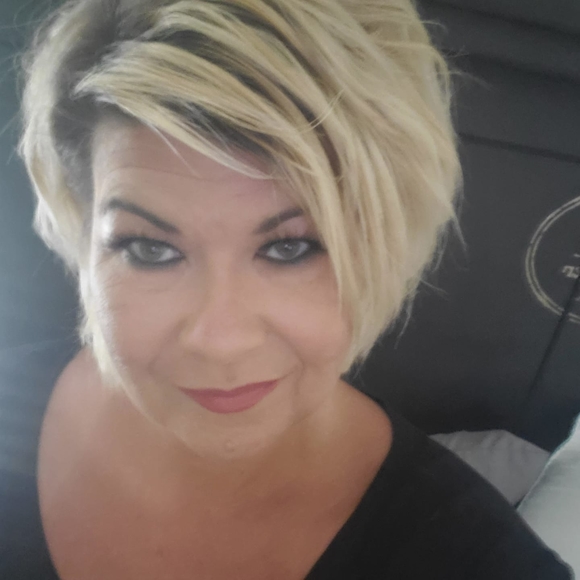 Profile Picture of Inger Hebert (@ingerhebert) on Poshmark