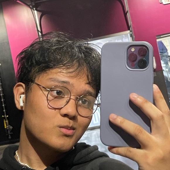 Profile Picture of Shane Austero (@shaneaustero) on Poshmark