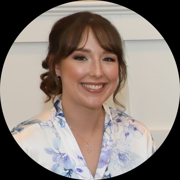 Profile Picture of Madeleine Sarner (@mad_fashions) on Poshmark